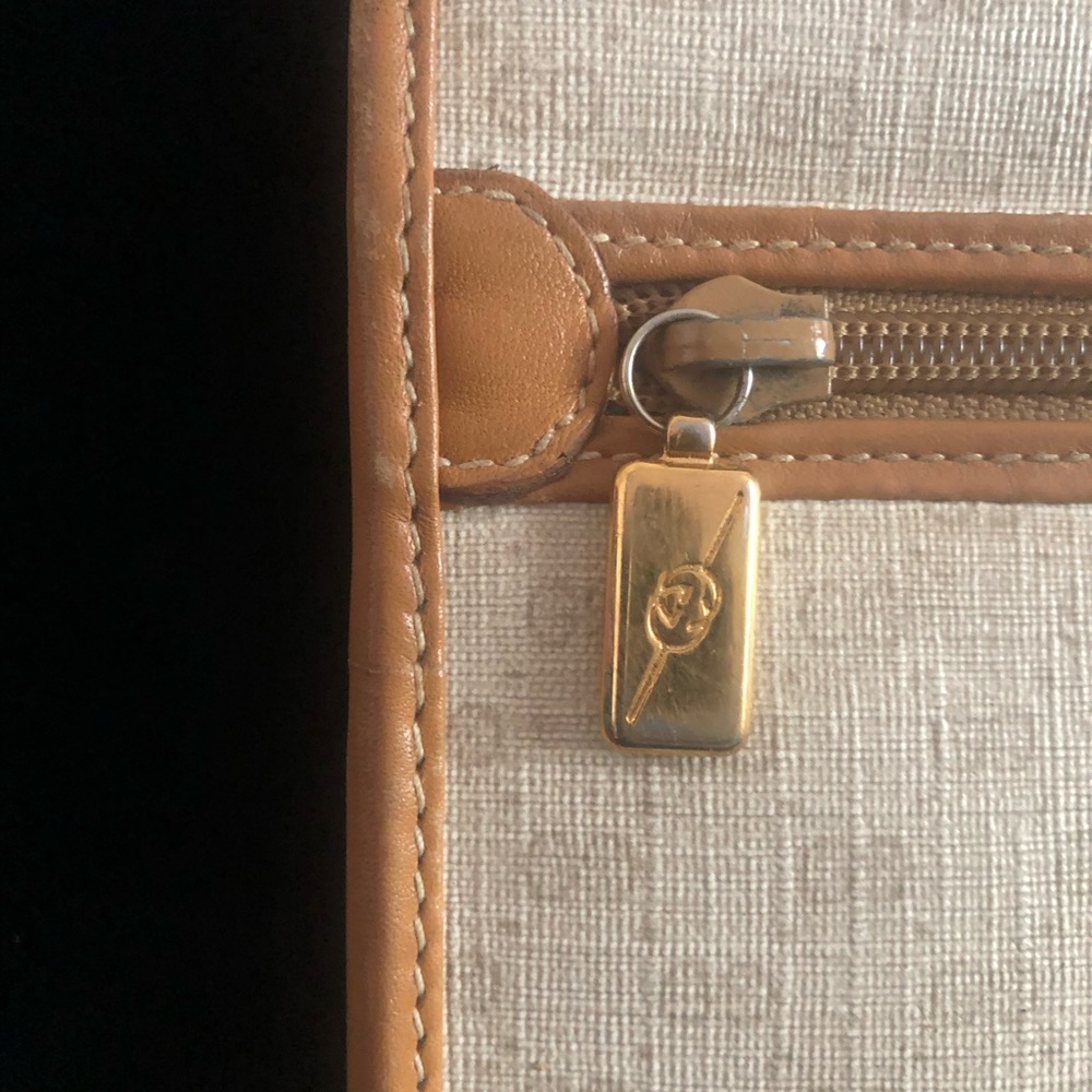 Gucci Beige Monogram Canvas Clutch with Tan Leather Trim - Picture 9 of 16